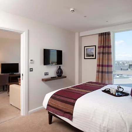 Hyatt House London Stratford - Aparthotel-2